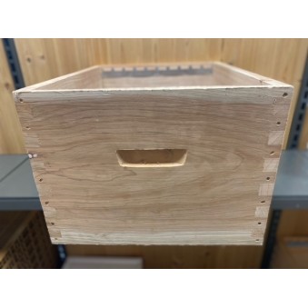Corps Dadant 10 cryptoméria à tenons, pour 10 cadres droits  500*430*315*25mm