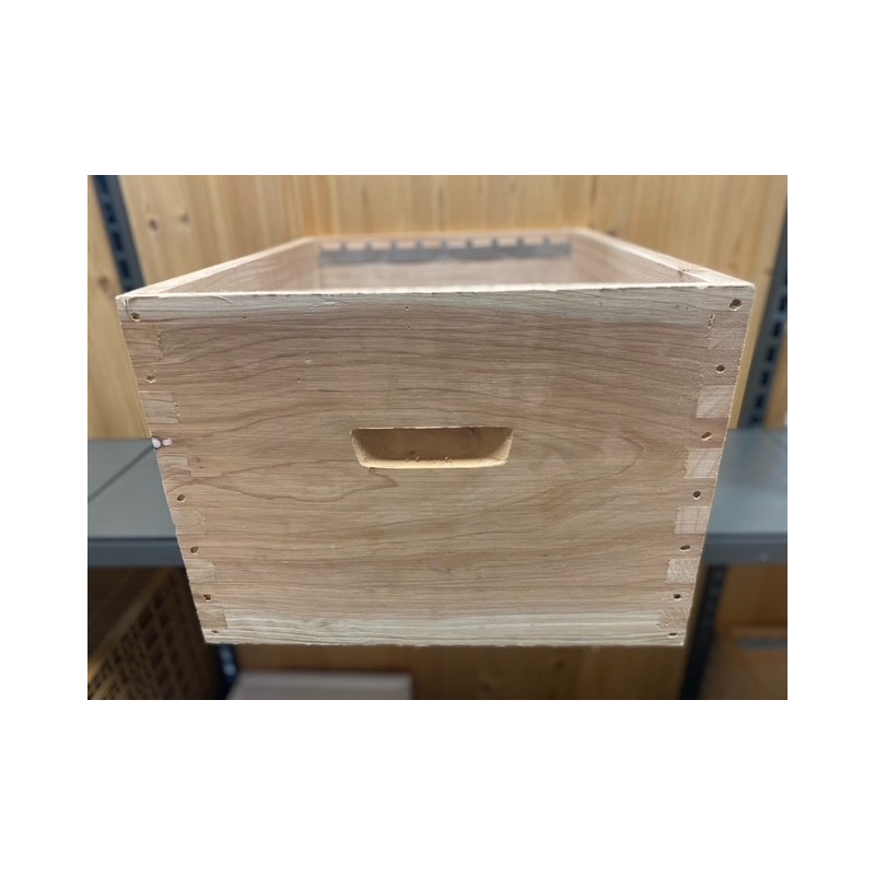 Corps Dadant 10 cryptoméria à tenons, pour 10 cadres droits  500*430*315*25mm