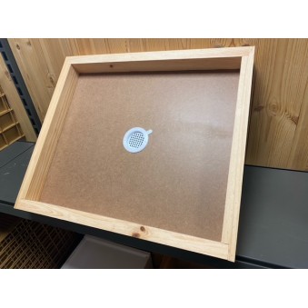 Couvre cadres Dadant 10 500*430*55mm ( isorel 6mm), percé, avec bouchon plastique aéré