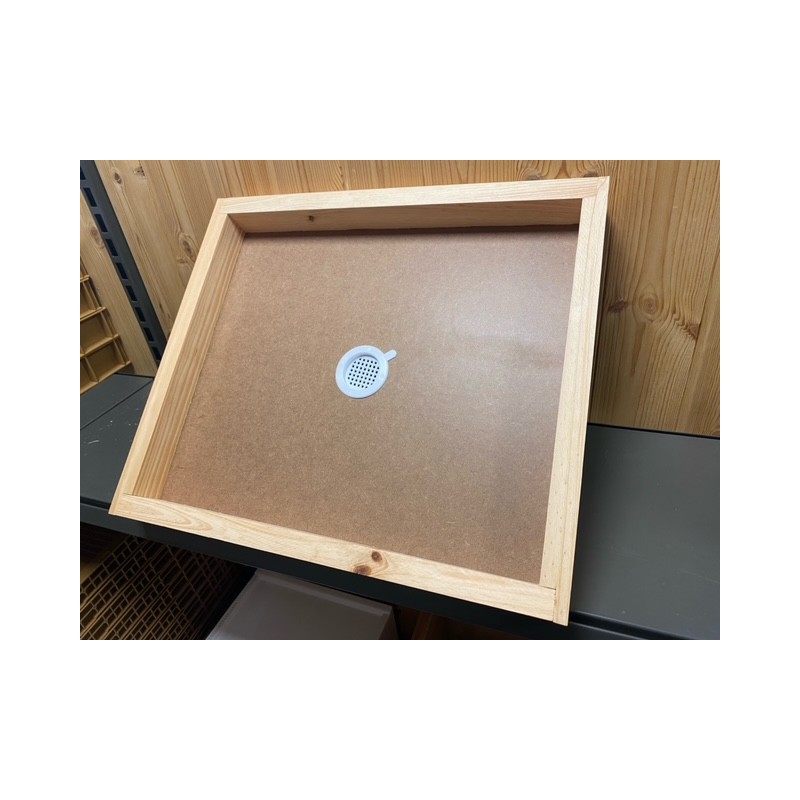 Couvre cadres Dadant 10 500*430*55mm ( isorel 6mm), percé, avec bouchon plastique aéré