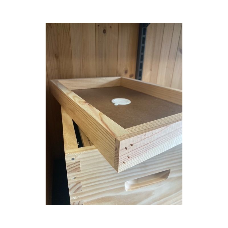 Couvre cadre Dadant 8 isorel 6mm encadré 5/50mm, percé, avec bouchon plastique