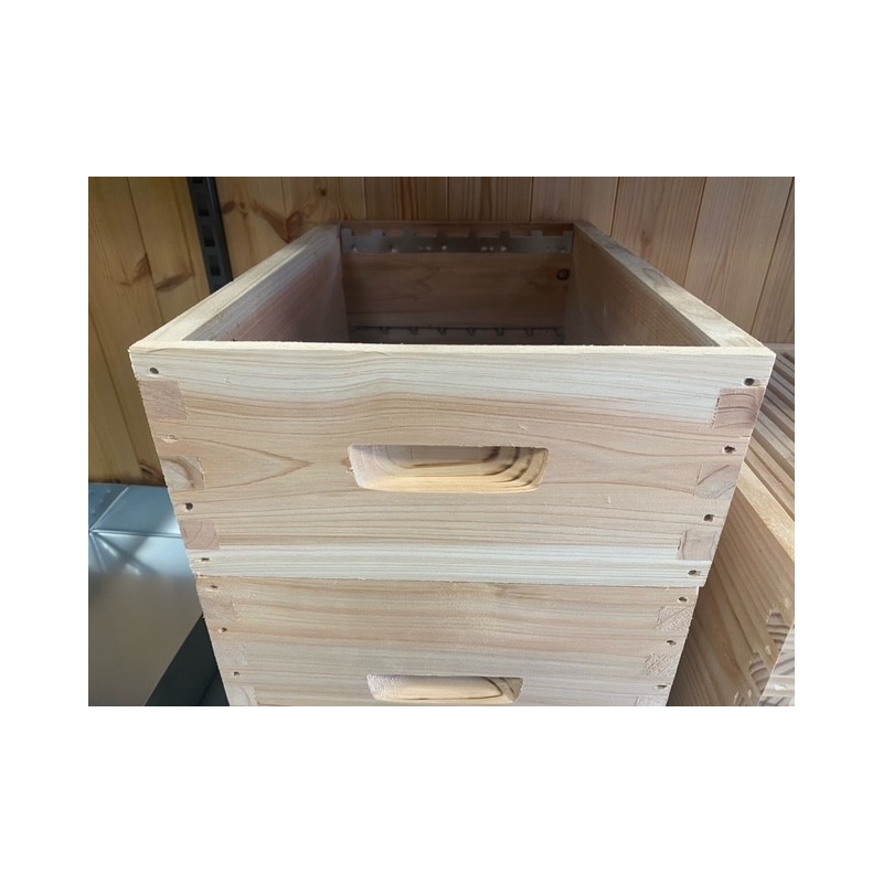 Hausse Dadant 8 cryptoméria superposé à tenons