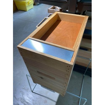 Nourrisseur Dadant 6  pin paraffiné 4 litres 500*280*70