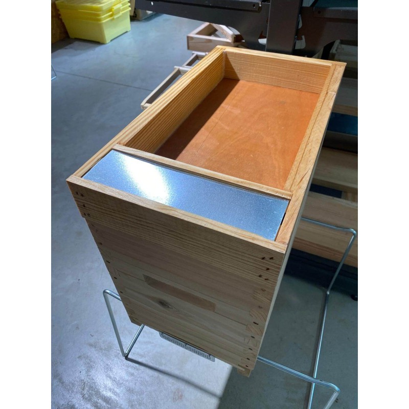 Nourrisseur Dadant 6  pin paraffiné 4 litres 500*280*70